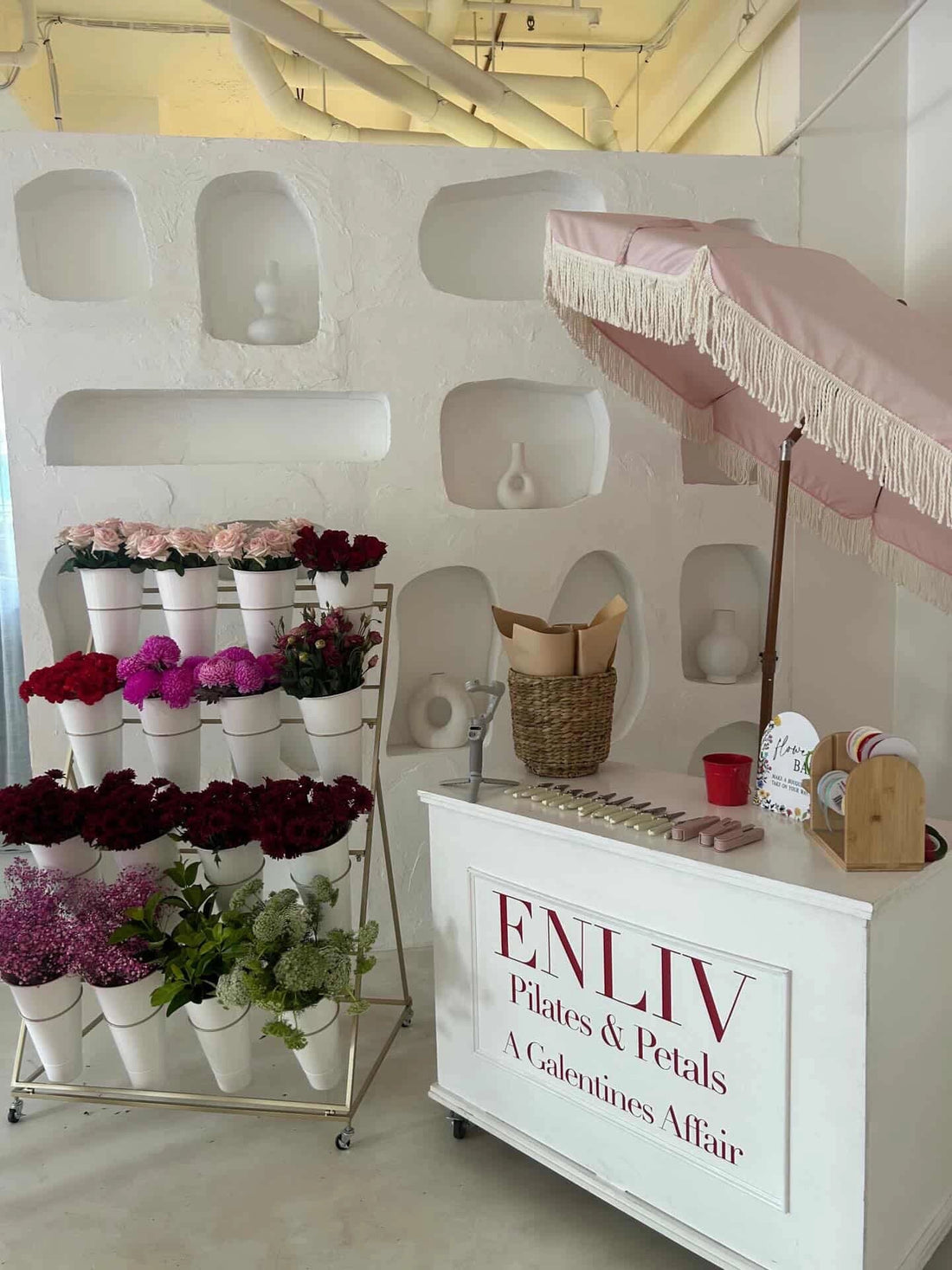 What Is a Flower Bar, and Why Is It the Most-Talked-About Wedding Activity Right Now?